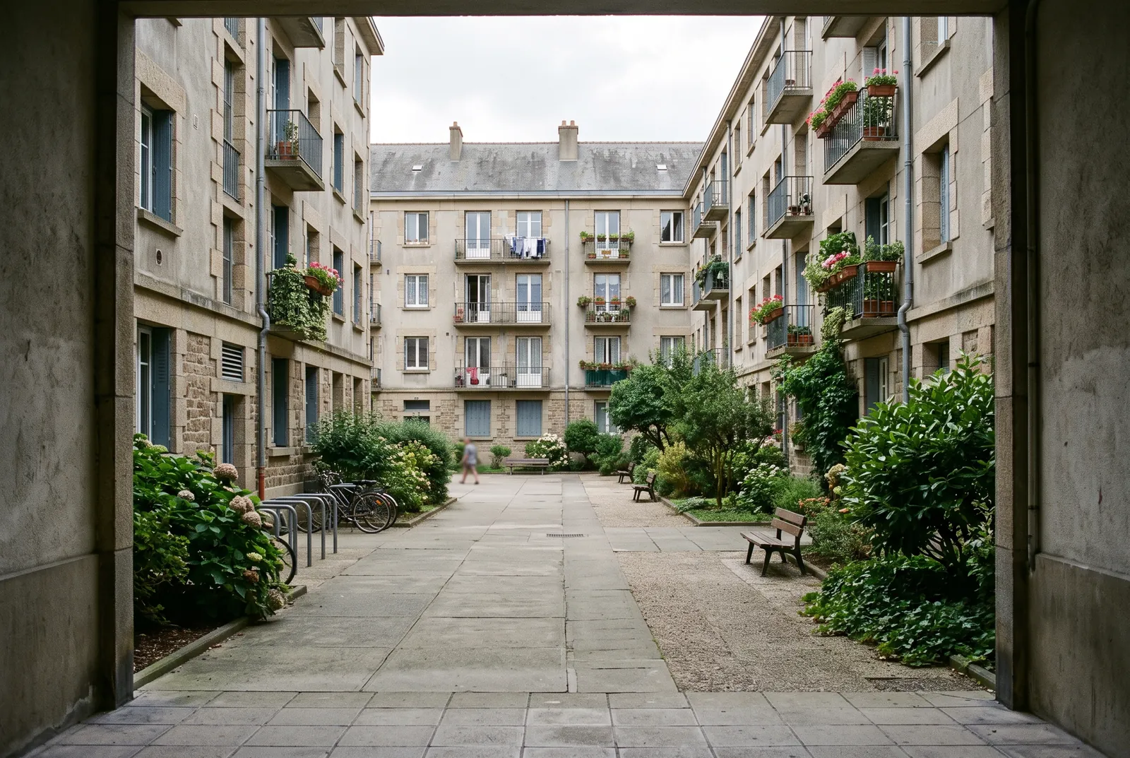Cour intérieure d'un immeuble à Saint-Nazaire